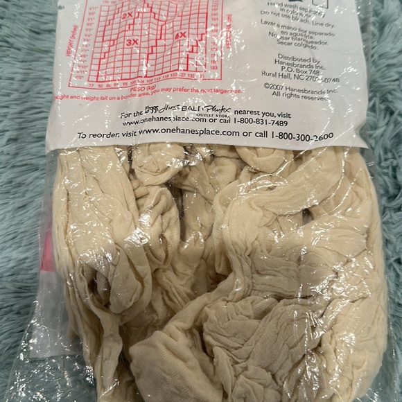 Just My Size (4 Pk) Off white Regular Panty Hose. Size 3X. Slightly Imperfect. - Picture 3 of 3